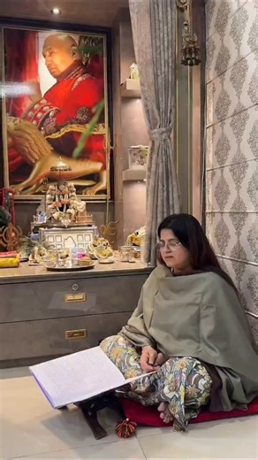 Rinku Nayyar on Instagram: "Guruji’s teachings aren’t just words — they quietly shape how you think, live, and grow. Sharing a few lessons that continue to guide me every day. (Chhatarpur guruji, Nirmal Guruji, guruji teachings, spiritual lessons, faith and gratitude, inner peace, satsang thoughts, spiritual journey, divine guidance, positive living, spiritual wisdom, mindfulness, devotion, life lessons, inner growth)"