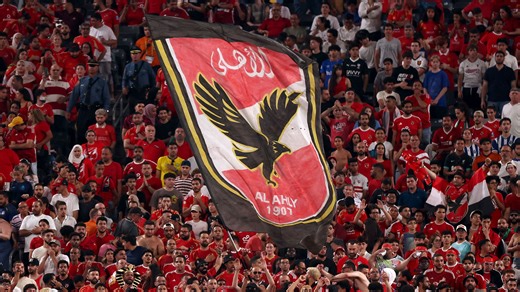 Video: Amid controversy over Al Ahly’s penalty, a former referee has stepped forward with evidence that clears a Ceramica player of any wrongdoing. The incident, which occurred during a closely contested Egyptian Premier League clash, has dominated post-match discussions, with fans and pundits alike poring over replays. The retired official, known for his meticulous analysis, argues that the on-field decision to award the spot kick was flawed, pointing to angles and timing that suggest no foul w