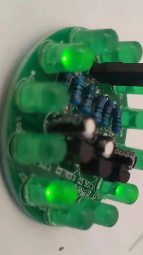 Led Chaser Circuit Diy Electronics Project.. Follow for more like this. Like❣️ comments📋 Share📤 Keep Supporting 🤝 #stem #invention #ledchaser #diyelectronic #diyelectronics #diyelectrical #electronicidea #electronicstudent #electronicstudents #electronicsolvers #electronicsengineering #electronicengineering #digitalelectronics | WA Electronics
