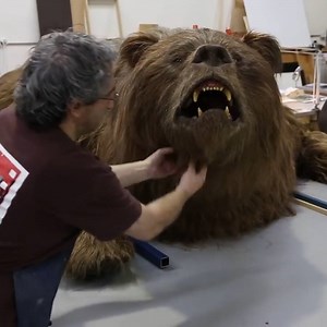 3.1M views · 5.2K reactions | This company makes the most incredible movie animatronics. Thanks to Make-up Effects Group for providing footage. Check out more here: https://www.youtube.com/user/MegMakeupEffects | Insider Entertainment | Facebook