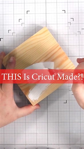 Just Use Your Cricut to Make This EASY Christmas Sign! 🎄✨#cricutcrafts #christmascrafts