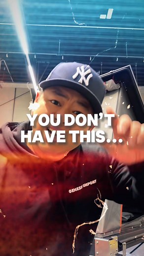 Does your rooftop tent have pre-installed wiring with C-rails for solar panels? 🧐 I doubt it! This is the Alu-Cab Gen-3R, packed with features and offering endless possibilities for modifications, thanks to the numerous C-rails on the rooftop tent. Does your rooftop tent have this feature? I don’t think so! #rooftoptent #camping #urlaub #family #dachzelt #equipment #overlanding #outdoors #Overlanding #OutdoorAdventure #outdoorlife #OffroadLife #OffroadUpgrades #AdventureTravel #OutdoorLiving #E