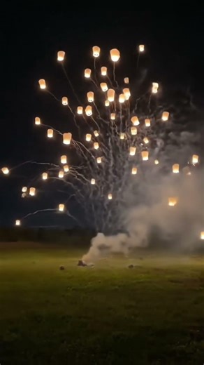 The floating lantern firework #cool #funny #idkwhattoputhere ￼