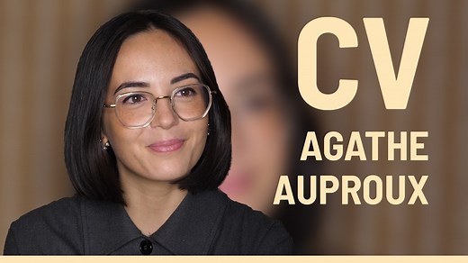La chroniqueuse Agathe Auproux revient sur son parcours, ses études, ses premiers jobs dans notre interview CV. Nos remerciements à @lesjardinsdufaubourg | Gala