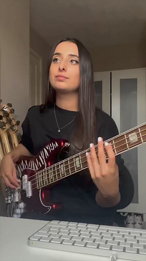 Lovely Day - Bill Withers (Bass Cover) | Leyla