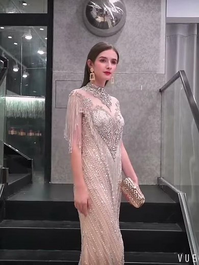 Longue Élégant Robe De Ceremonie Paillette À Frange Col Haut Transparente Champagne Robe De Soirée