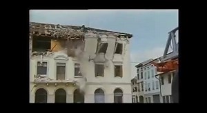 191K views · 121 reactions | 43 ANNI FA IL TERRIBILE TERREMOTO DEL FRIULI - 6 MAGGIO 1976 Fu un sisma di magnitudo 6,4 della scala Richter che colpì il Friuli, e i territori circostanti, alle ore 21:00:12 del 6 maggio 1976. Il terremoto investì molti comuni italiani con danni per una popolazione totale di circa 80.000 abitanti, provocando, 990 morti e oltre 45.000 senza tetto. | Il Messaggero | Facebook