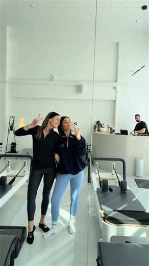 Mirketa | Παρασκευούλα σήμερα Ανακάλυψα ένα πιλάτες κοντά μου το @8former και πήγα παρέα με την Φαίη , φάγαμε υπέροχα στο γραφείο από @mailospasta... | Instagram