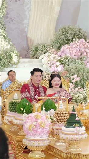 Beautiful Khmer Bride in Timeless Wedding Style 💍🌿 #CambodianBride #TraditionalDress