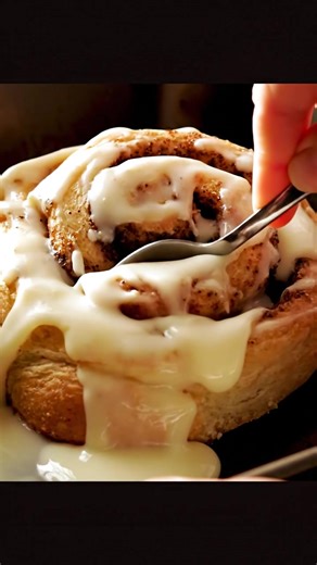 Bisquick Cinnamon Rolls These Bisquick cinnamon rolls are soft, sweet, and irresistibly gooey—perfect for busy mornings when you want warm, homemade rolls without the wait. They bake up fast and make a cozy breakfast or delightful dessert treat. 👍 Like, 💾 save, and 🔁 share with someone who loves bold flavors! 👇 Recipe in the first comment ⤵️ | Weight Watchers Recipes