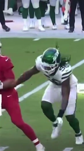￼ Quincy Williams sacks Kyler Murray hit him so hard force his helmet to pop off 🤩