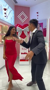 💕 Elevate Love's Expression! Download the GIVA app and find a piece that captures the essence of your connection. This Valentine's Day, let your love shine through exquisite jewellery. ✨📲 | GIVA