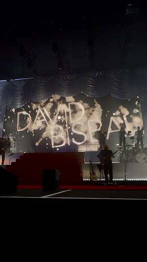 Así comenzaba anoche la Navidad Bisbalera en Sevilla 🎶 💙 | Docfan_db