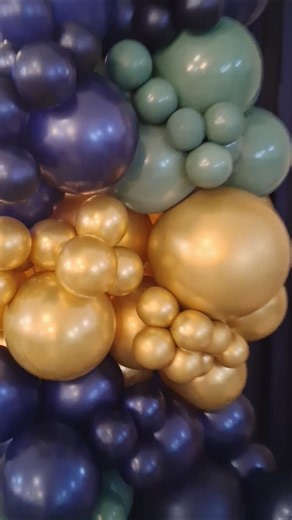 Balloon Garland and backdrop decoration idea #idea #balloon #decorate #diy #baby