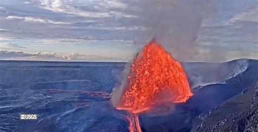 Live stream: Kilauea volcano actively erupting in Hawaii