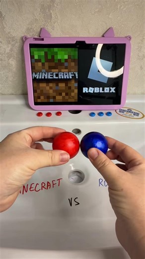 Minecraft против Roblox, кто победит? #roblox #maincraft