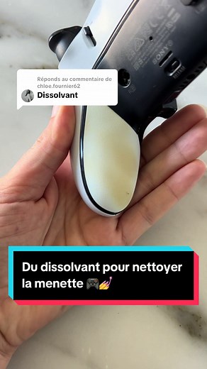 Dissolvant pour nettoyer la manette PS5 : conseils et astuces