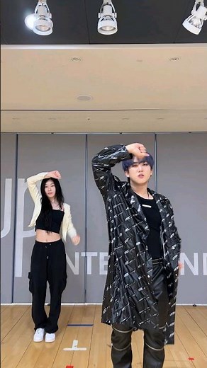 창빈의 #ChkChkBoom Challenge 🎯 w/ #ITZY #CHAERYEONG #채령 !🌠 #StrayKids #스트레이키즈 #ATE