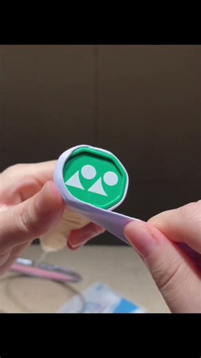 How to wrap the badminton racket grip. #badminton #badmintonlovers #badmintontraining