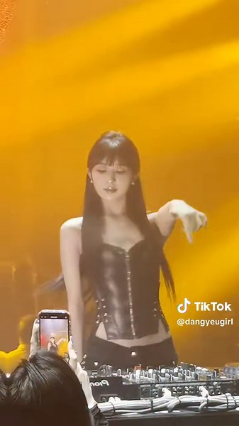 南通酒吧现场嗨翻！DJ小姐姐引领全场气氛