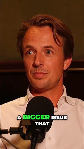 Ex Loyens & Loeff associate shows how the law pyramid is cracking.