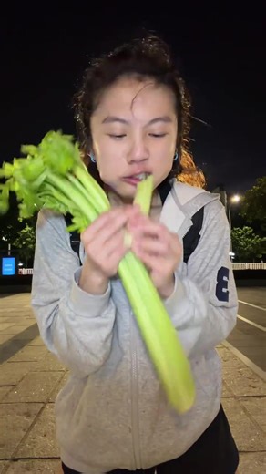 五谷馒头 老豆腐 芹菜#练后餐#干净饮食#好好吃饭#运动女孩#干饭人 | food video