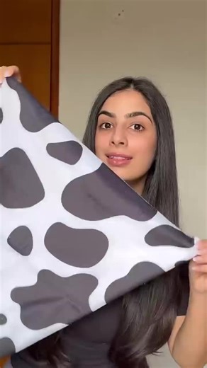 Label NAN on Instagram: "Free delivery all over Bangladesh 🇧🇩😍 This is the craziestt ,a must try and magical and product ever 😍 Size: 55*55 cm This magic cloth is : *Can be used for ,Makeup ,skin care and many more. *Helps to reduce mess while getting ready &travelling. *You can give a quick once view to find out what you want. *Washable and reuseable #magical #musthave #unique #instagramreels #exteriordesign #holidayseason #instareels #government #freedeliveryservice explore onlinemademyebu