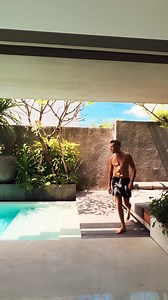 You also can be your own director by hands-free filming 📸 Thanks: @RAZ KIND (TikTok) #knowmore: https://bit.ly/HohemiSteadyV2-- #hohem #gimbal #vlog #creativity #swim | Hohem