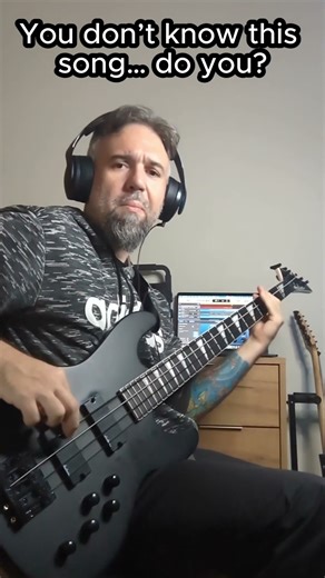 You don’t know this song… do you #1 🎸🤘 #Mudvayne #WorldSoCold #BassLines #BassCover #BassGuitar
