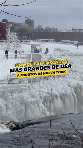🤩 Lee aquí 👇👇 📍 Paterson, New Jersey 🌊 Great Falls of the Passaic River 🚍 Cómo llegar desde NYC: Bus NJ Transit 161 desde Port Authority Bus Terminal hasta Paterson. 💲 aprox. $4–$5 por trayecto 🕒 Horarios: abierto todos los días, de día (sunrise–sunset) 🎟️ Entrada gratis ❄️ En invierno, cuando se congelan, el paisaje es simplemente impresionante. Guarda este post y envíaselo a quien ama descubrir spots increíbles cerca de NYC. #hiddengemsnyc #secretnyc #nuevayork | Insight The City