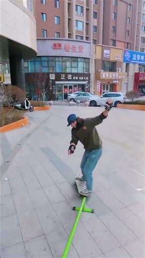 Master Pole Dancing's 3 Essential Moves & Get 2 Extra Moves for Free