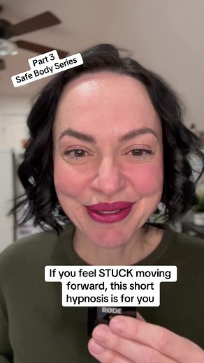 Part 3 of my Safe Body Series 🫧 “Safe to Take Aligned Action” Aligned action doesn’t come from discipline — it comes from safety. If you’ve been feeling frustrated with your lack of progress toward your goals, or finding yourself caught in a guilt/shame spiral after the holidays, this video is for you. You don’t need a perfect roadmap to reach your goal. You don’t need to see the whole path. You only need to feel into the next right step. In this hypnosis, you’ll be guided to tune into your bod