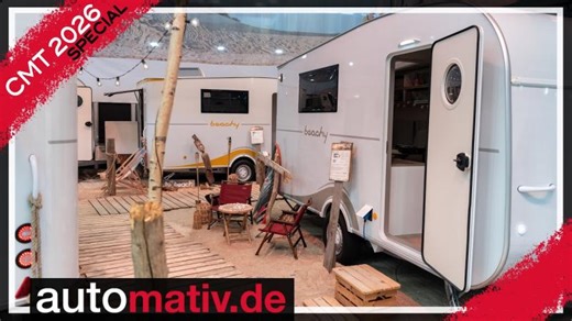 Cleveres Camping für unter 20.000€! Beachy Camper Wohnanhänger wiegt 1 Tonne - CMT 2026 | AUTOmativ.de - Das Online Automagazin