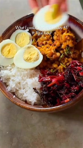 Kozmic Kitchen | Clean eating recipes | Gardening inspo on Instagram: "Amaranth Cowpea Egg Power Bowl 🍲 Follow this step by step recipe of a wholesome, nutrient-rich balanced bowl that has red amaranth leaves, red & white cowpeas (black eyed peas) and eggs. Lightly seasoned with fresh herbs and spices, this meal is health in every bite for the body, mind, and soul🌼 Enjoy this complete meal bowl made of real natural ingredients coming together in a delicious harmony! [Nourish bowl