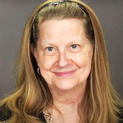 What does a woman over 70 need to look fresher and younger?🤷‍♂️😻 - Of course, a proper hairstyle and makeup.💄✂️Have a look, how a 70-year-old lady transformed beyond recognition just thanks to the right hairstyle.✅👉Check the photos in the comment box below⬇️⬇️⬇️ | Take it easy