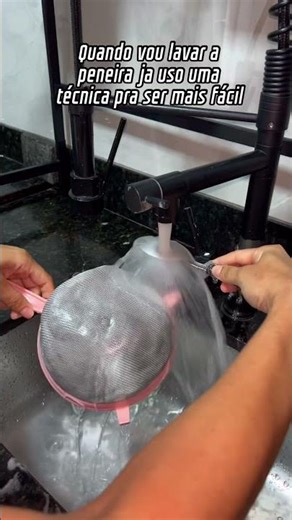 When I go to wash the sieve, I already use a technique to be practical #humor #memes #comedy #funny