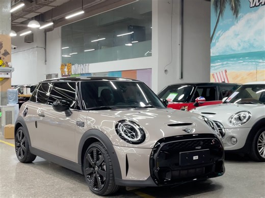 2023款MINI COOPERS 2.0T三门版#独角兽灰 6500公里 原版原漆大满配 LED大灯 麦牙棕内饰成色超靚 仅需首付5.xx带回家[好的]