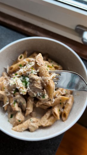 Krämig och God Fläskfilépasta Recept | Enkel och Busenkel Matlagning