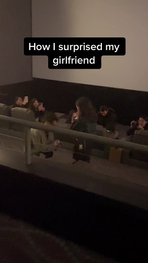 Theater proposals been done before but hopefully not an EEAAO version LOL 👀 @a24 #everythingeverywhereallatonce #oscarmovie #bestactor #movieproposal #proposal #proposalvideo #movietheater #eeaao #oscars #marriageproposal #engagement #kehuyquan #jamieleecurtis #michelleyeoh