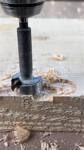 Easy hack to hang frames straight 🖼️ #framehanging #easyfix #diytips | Beamish DIY