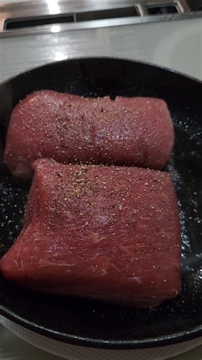 ヒレステーキにはラムコーク🥃