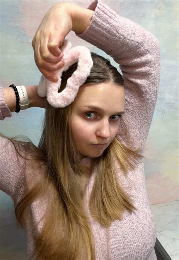 Fluffy or Chic: The Ultimate Claw Clip Hack