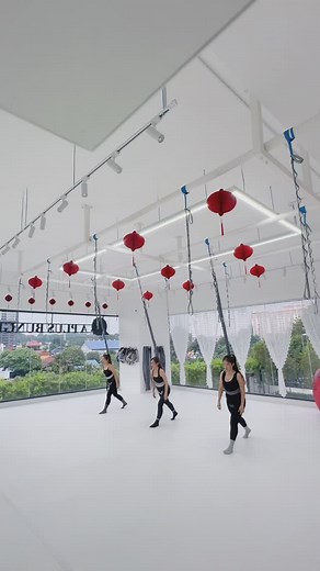 2.8K reactions · 189 shares | 告诉我你属于哪个年龄段？ #室内蹦极 #健身女孩 #健身 #吉隆坡 #aplusbungee | A Plus Bungee | Facebook