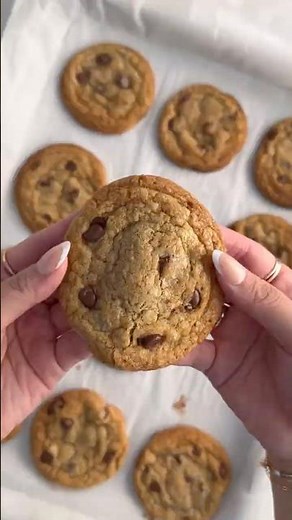 The BEST Browned Butter Chocolate Chip Cookies | Easy Cookie Recipe