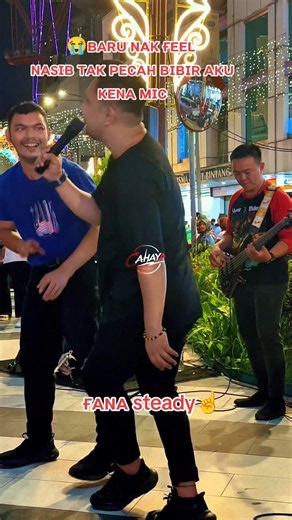 NYARIS TAK TERKENA BIBIR MICROFON ADUI😭 #subscribe #cahayaband #lancahaya