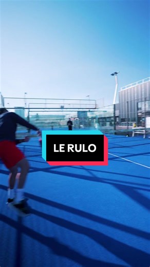 EL RUUUULOOOO 🎶 Un coup qui fait très mal mais que l’on utilise rarement 😉 Le Rulo avec une raquette @wilson.france aie aie aie ça fait mal 👊🏽😘 Abonne-toi pour plus d’astuces 🤪 VAMONOS💥 Merci à @paul.louis.sport terrain muy pépite 🤩 #fry #prt #astuces #padel #padelvideos