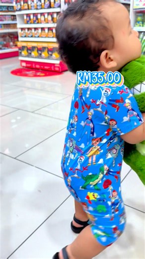 These aren’t just toys — they’re a whole mood✨ Find Toy Story & Tsum Tsum merch now at MR.DIY and bring the magic home! *Price may vary in East Malaysia #MRDIY #AlwaysLowPrice #ToyStory #TsumTsum | MR DIY