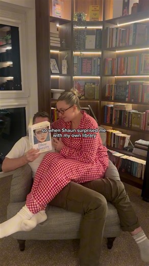 soph 💌 on Instagram: "my library is finally complete .. i have the reading chair of dreams 🥰✨🤍🥺 getting to design my own chair is probs one of my most exciting things to happen in 2025 & look how amazing it is! i went for the herringbone fabric in a gorgeous shade of green & dark oak legs to match my library. and she’s perfect 🥰 i may actually never leave this room again, what’s the need?! thank you so much to @darlingsofchelsea - running past your store every day when i lived in Parsons Gr