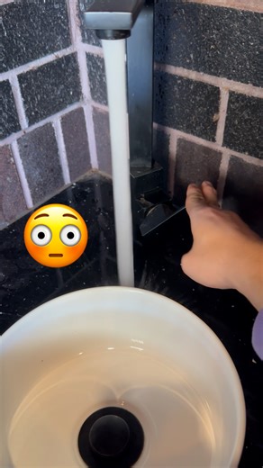 My home sink install didn't turn out as planned 😳💦 | UNILAD Tech