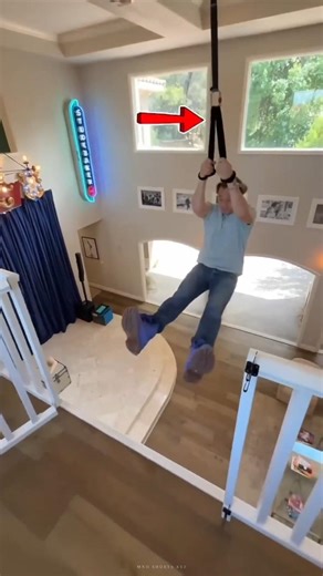 Man house has no ladder😱#shortsvideo